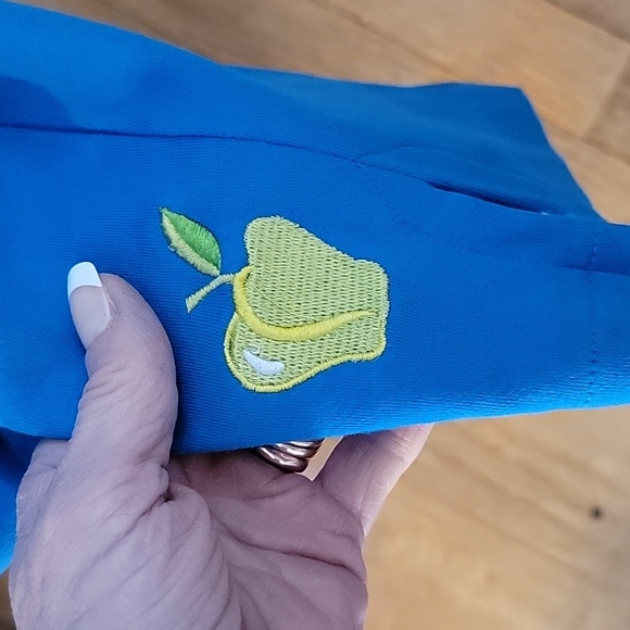 Bob Mackie - Picture 4 of 9